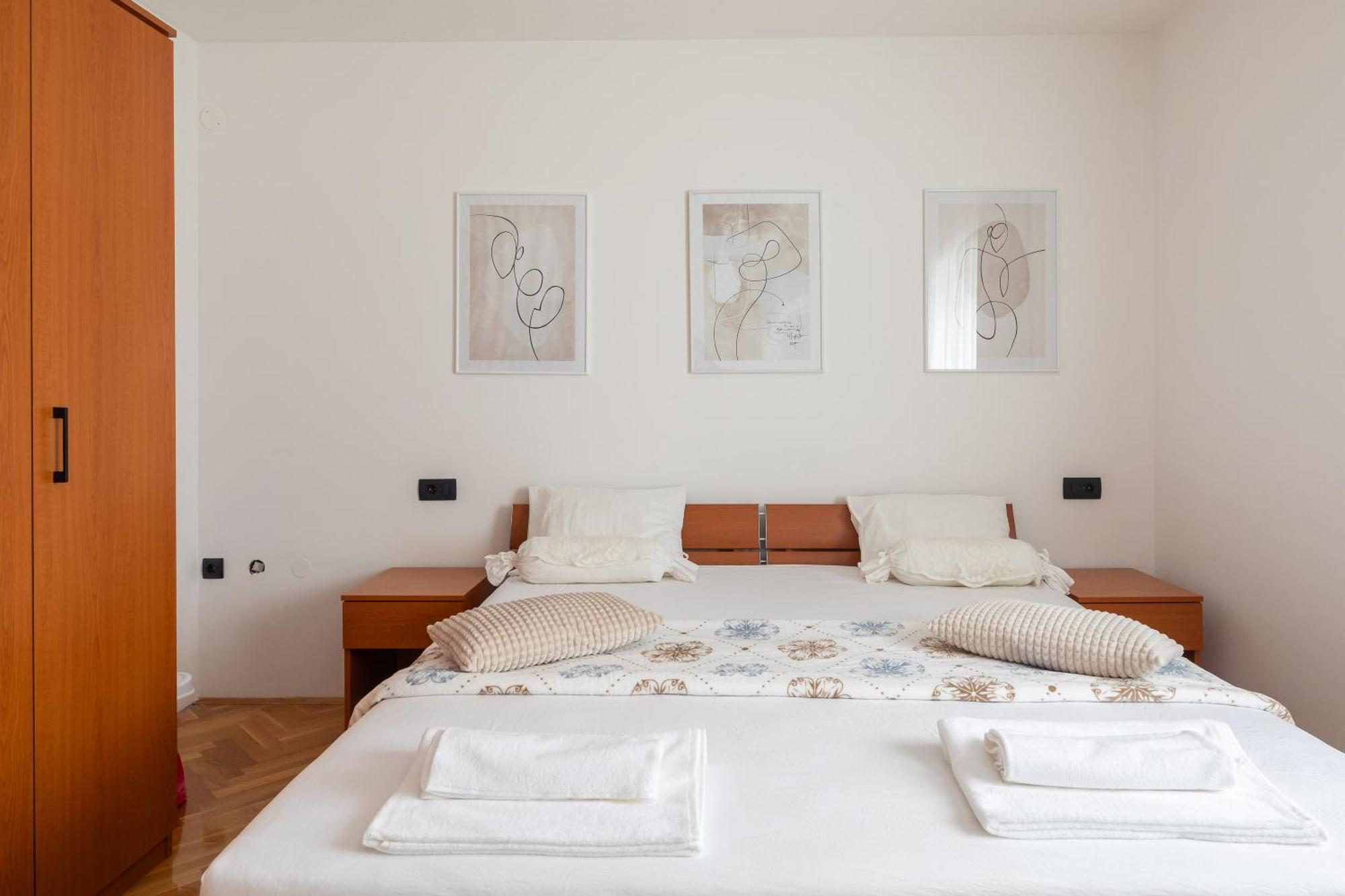 Bella Figura Apartments - Heated Pool Omis Exterior photo