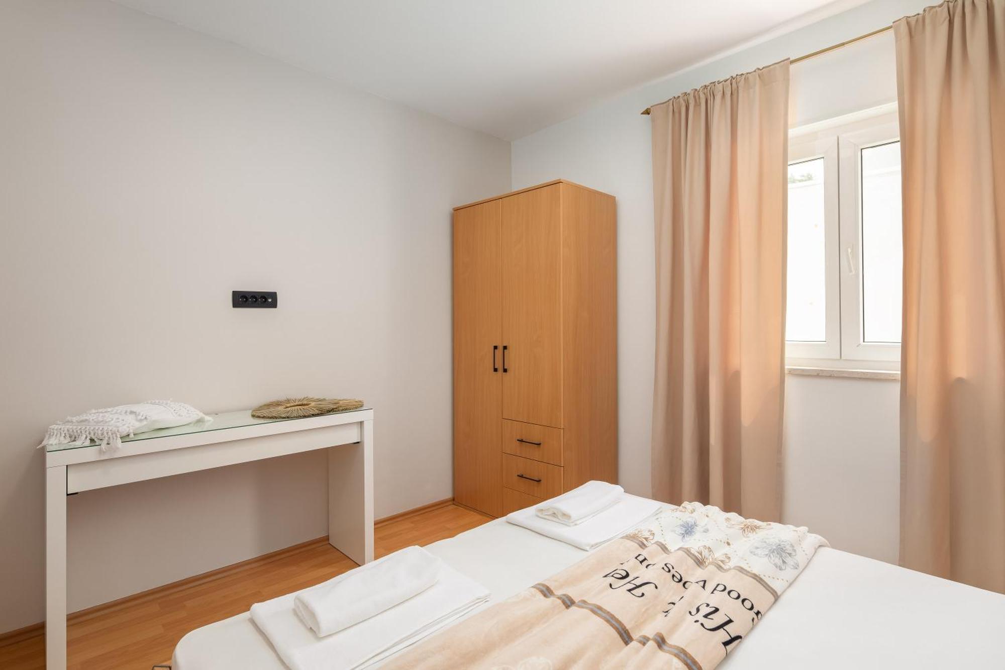 Bella Figura Apartments - Heated Pool Omis Exterior photo