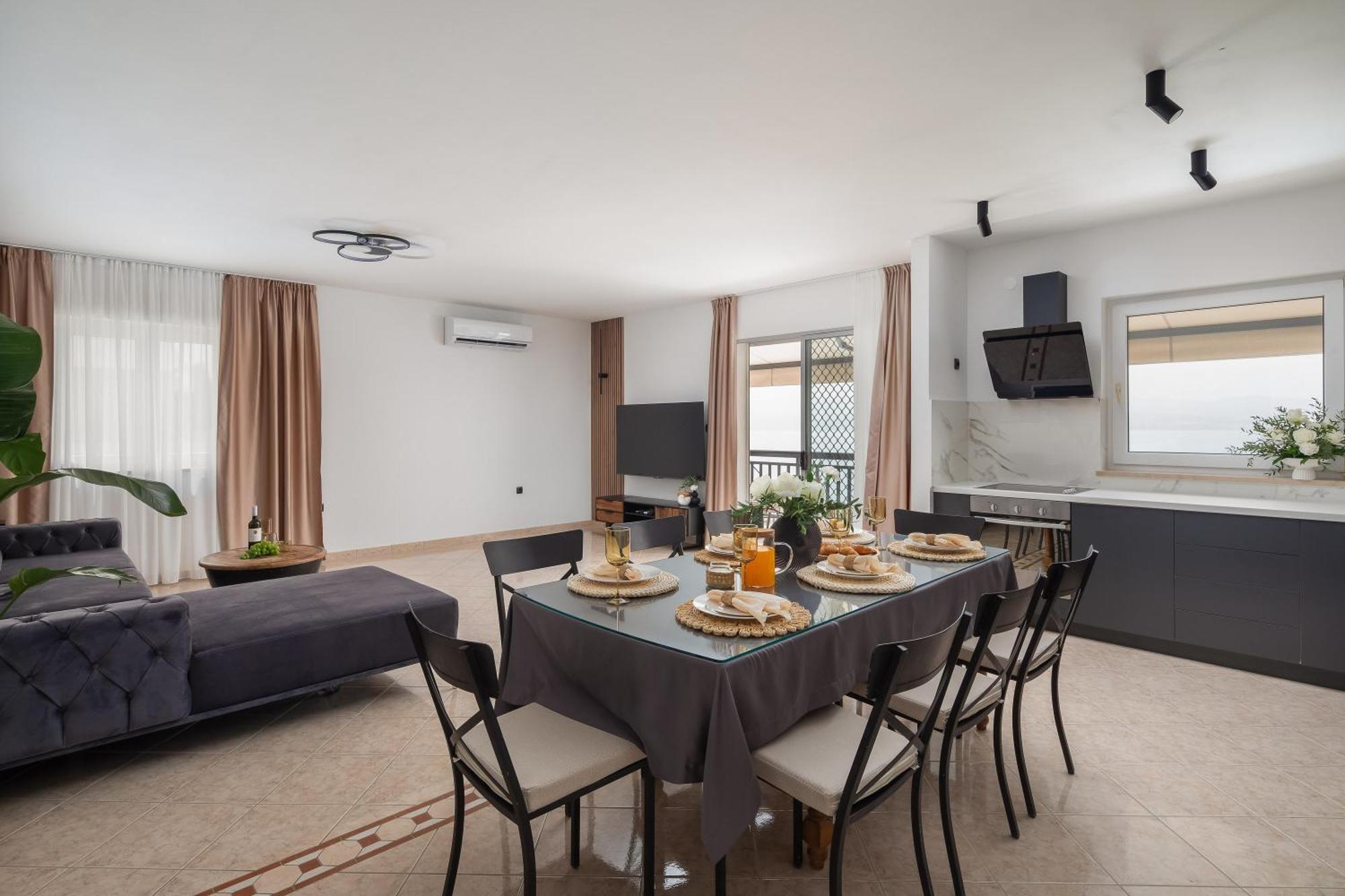 Bella Figura Apartments - Heated Pool Omis Exterior photo