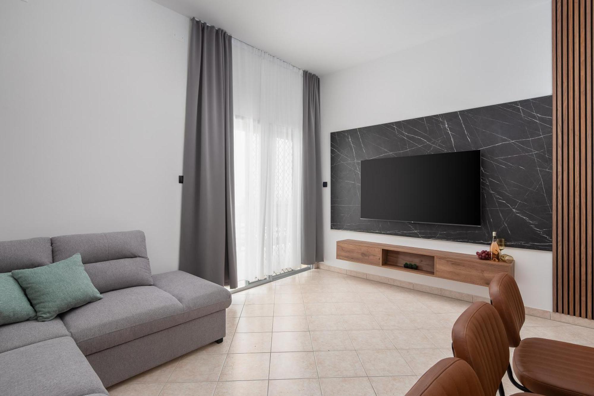Bella Figura Apartments - Heated Pool Omis Exterior photo