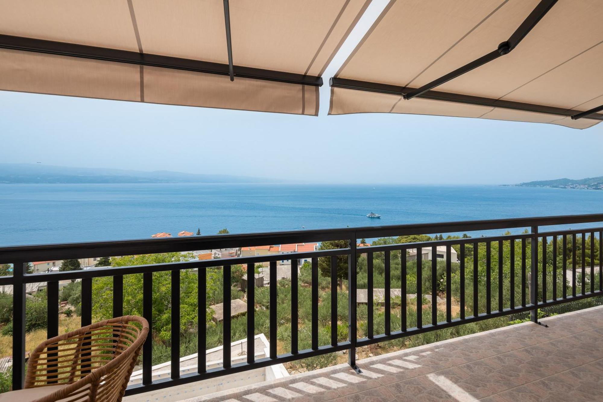 Bella Figura Apartments - Heated Pool Omis Exterior photo