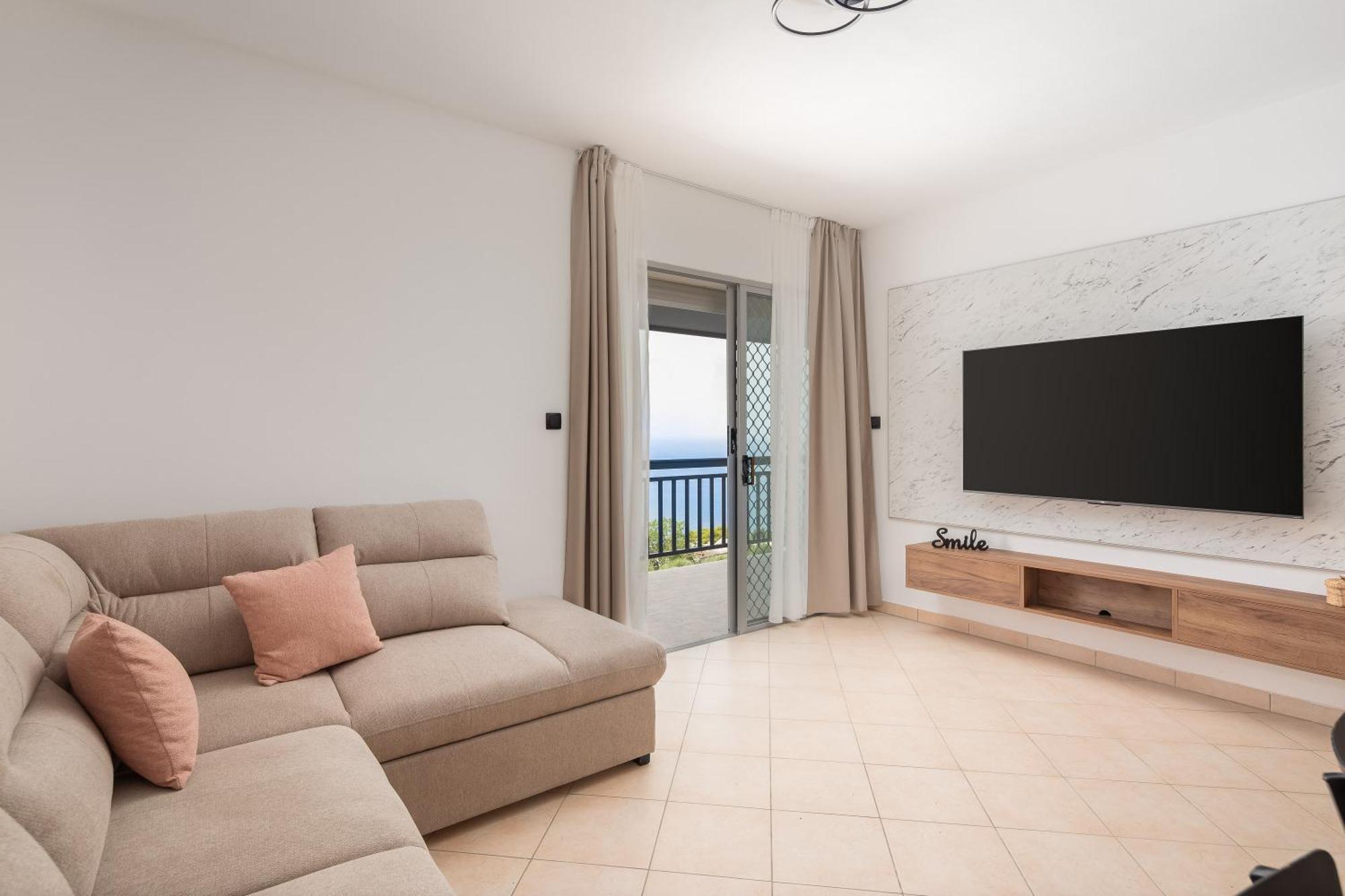 Bella Figura Apartments - Heated Pool Omis Exterior photo