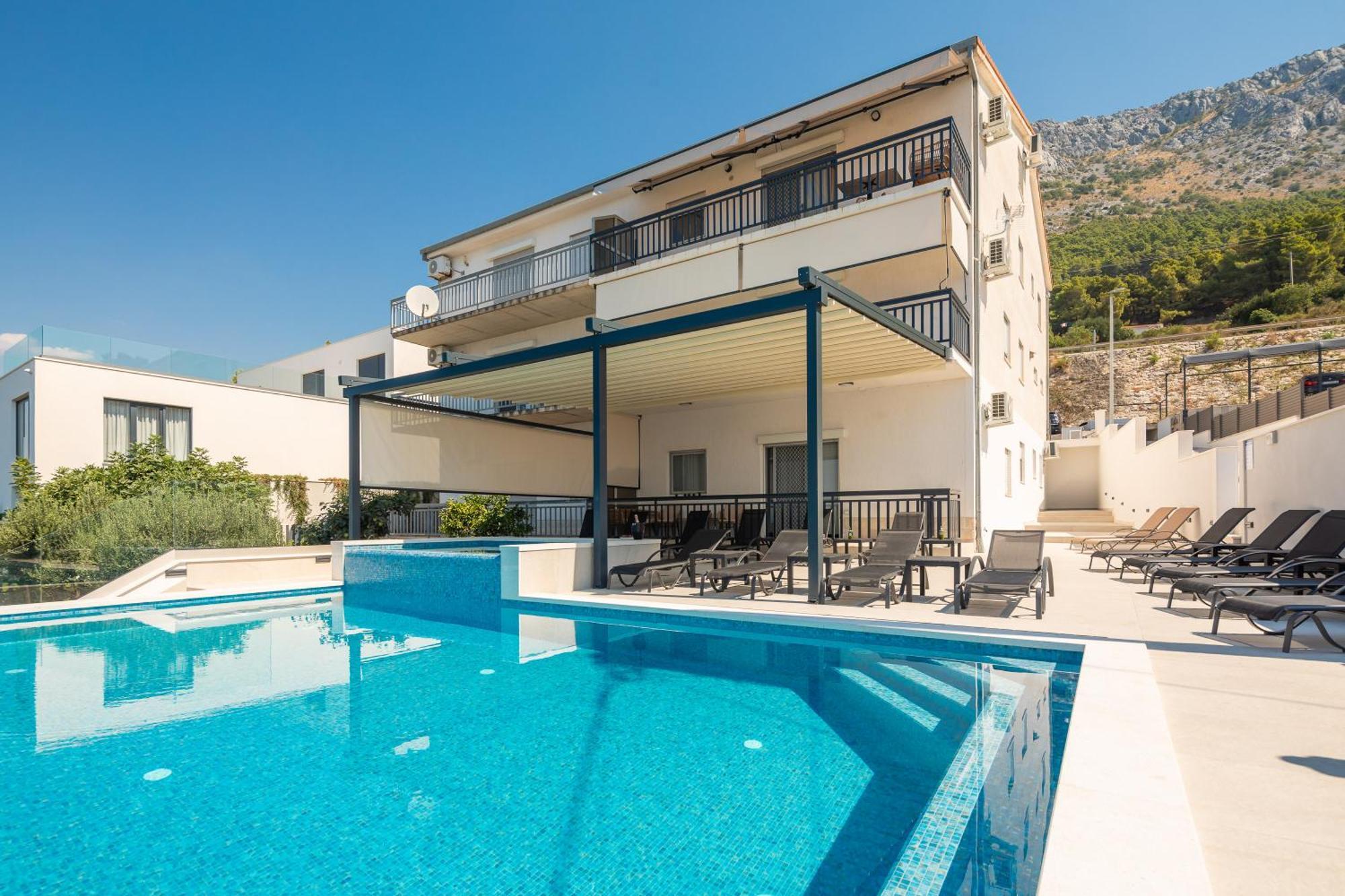 Bella Figura Apartments - Heated Pool Omis Exterior photo