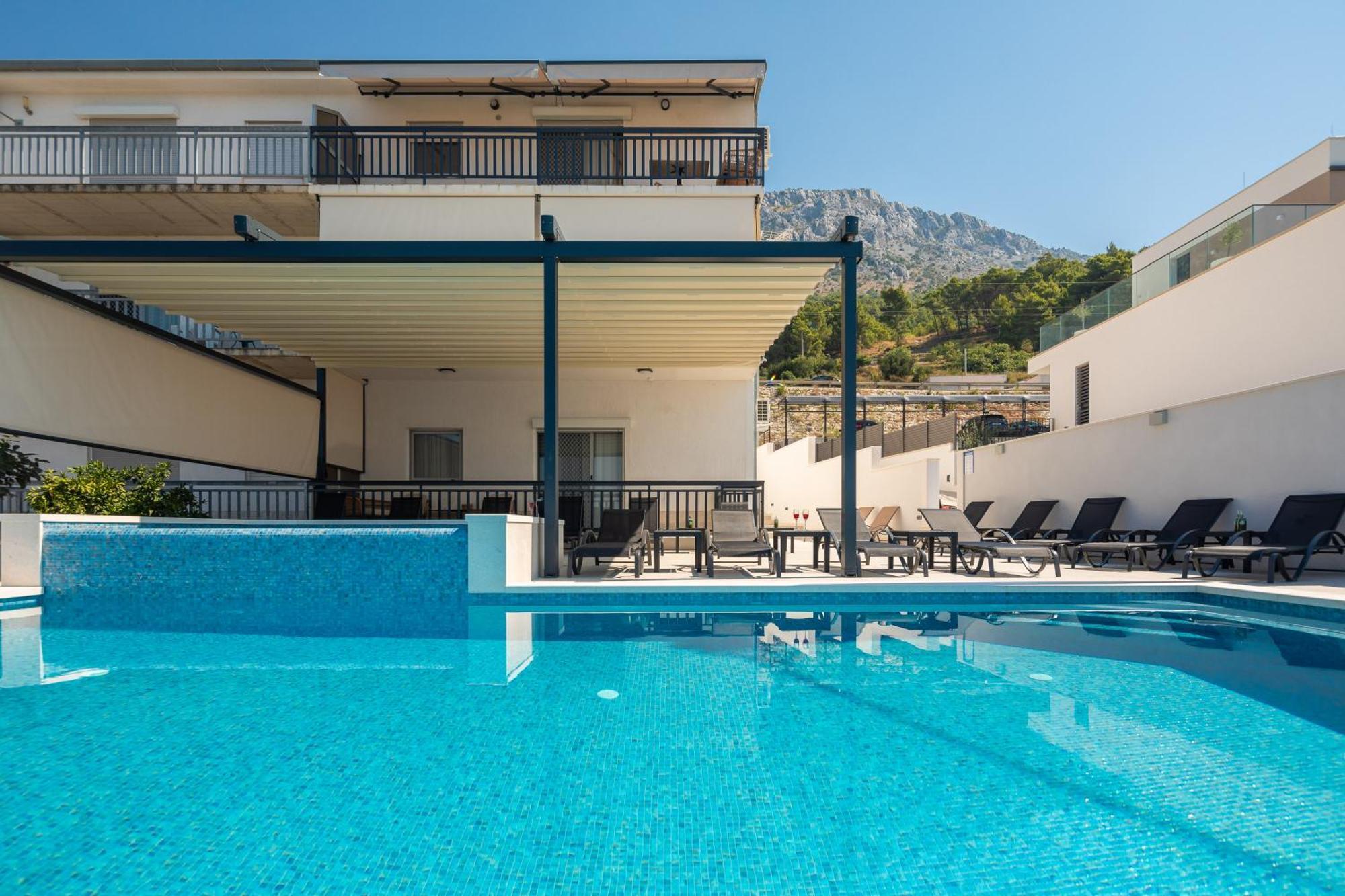 Bella Figura Apartments - Heated Pool Omis Exterior photo